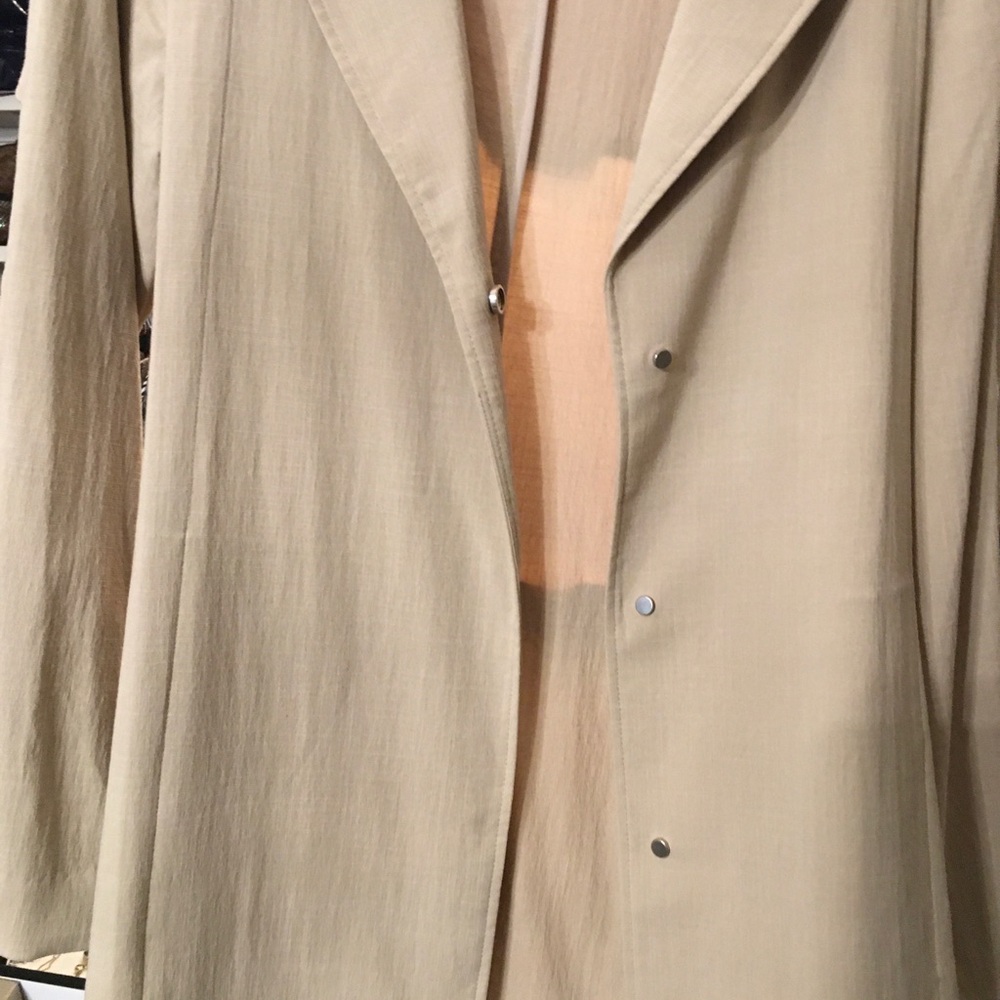 Halston Light Weight Early Fall Jacket.Classic An… - image 4